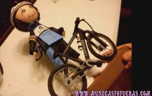 Muñeca Fofucha Personalizada con Bici