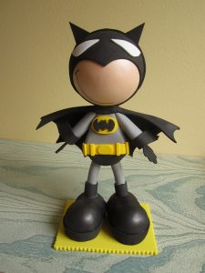 Como hacer tu muñeca fofucha personalizada de Batman